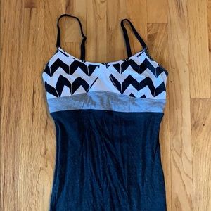 Lululemon Tank: Size 6
